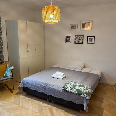 Slow Life Apartment Next To Metro Station Βαρσοβία Εξωτερικό φωτογραφία