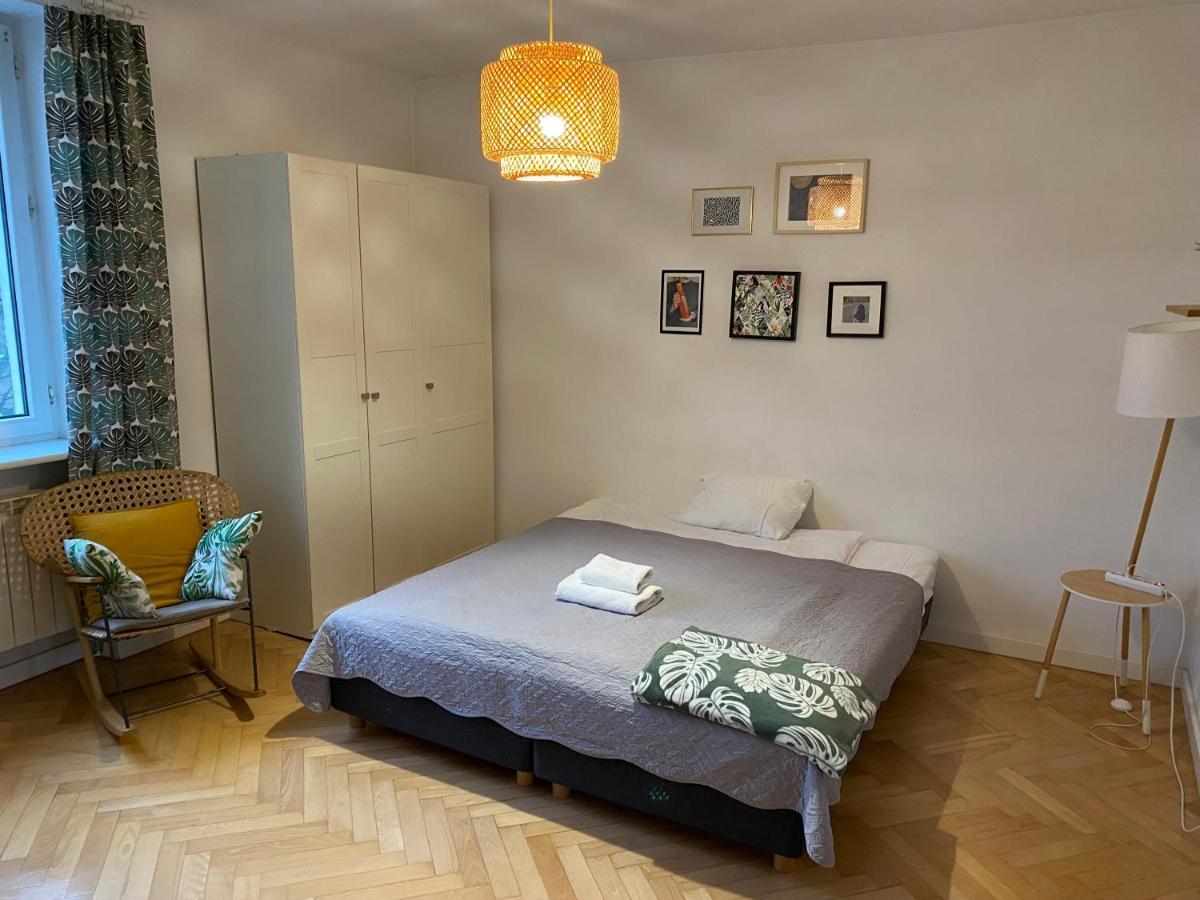 Slow Life Apartment Next To Metro Station Βαρσοβία Εξωτερικό φωτογραφία