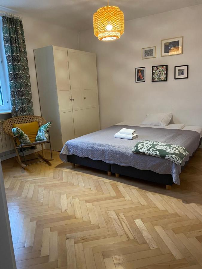 Slow Life Apartment Next To Metro Station Βαρσοβία Εξωτερικό φωτογραφία